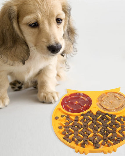 Slow Feeding Mat for Dogs & Cats, Slow Feeder Licking Pad with Non-Slip Design, Feeder Mat for Yogurt or Pea Nut Butter, Pet Food Mat with Suction Cup for Bathing, Grooming,And Nail Trimming