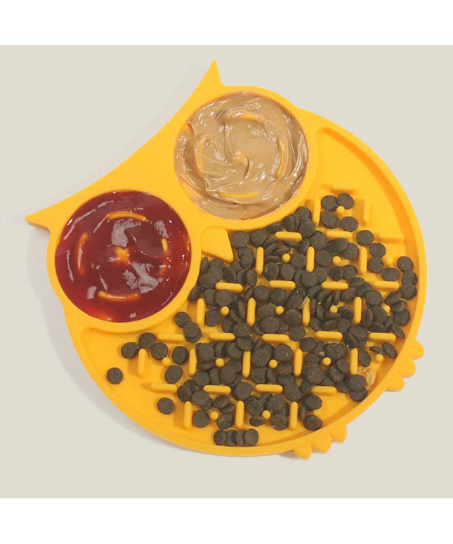 Slow Feeding Mat for Dogs & Cats, Slow Feeder Licking Pad with Non-Slip Design, Feeder Mat for Yogurt or Pea Nut Butter, Pet Food Mat with Suction Cup for Bathing, Grooming,And Nail Trimming